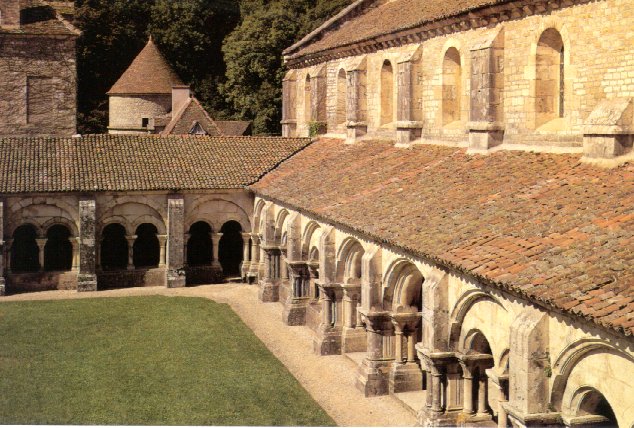 Claustro de la abada de Fontenay