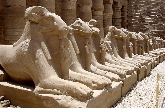 Karnak: avenida de las esfinges