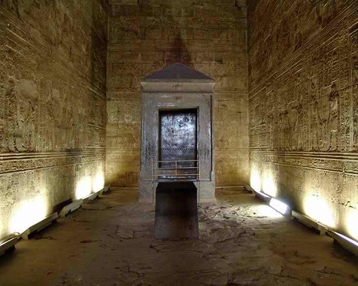 Naos del templo de Edfu