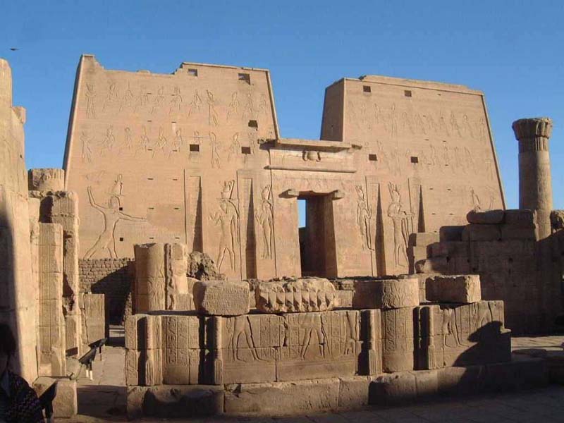 Pilonos del templo de Edfu