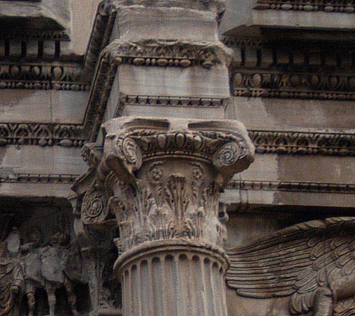 Capitel compuesto del arco de Septimio Severo
